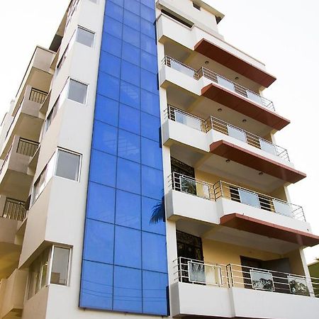 Hotel Park Riviera Guwahati Dış mekan fotoğraf