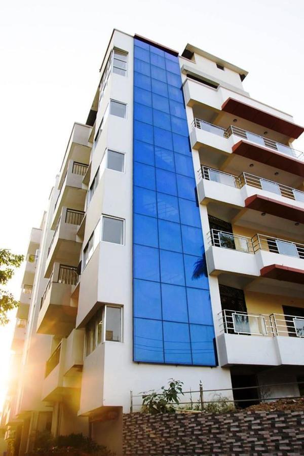 Hotel Park Riviera Guwahati Dış mekan fotoğraf