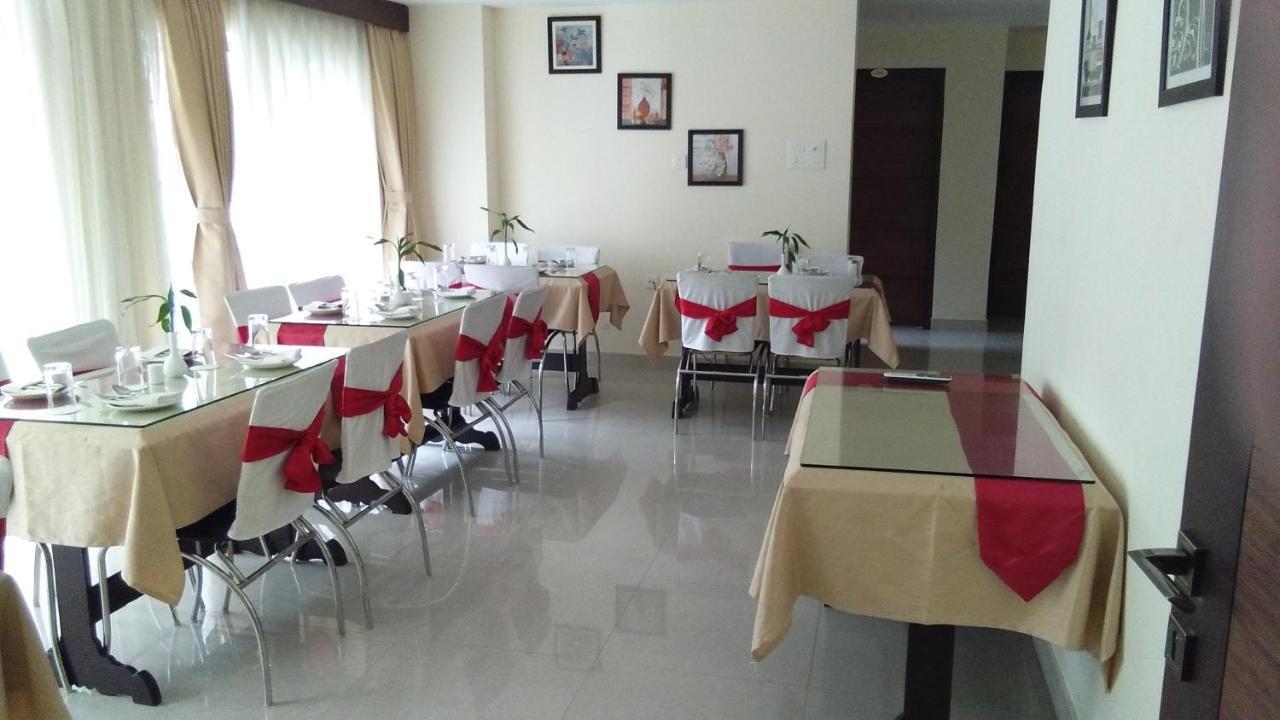 Hotel Park Riviera Guwahati Dış mekan fotoğraf