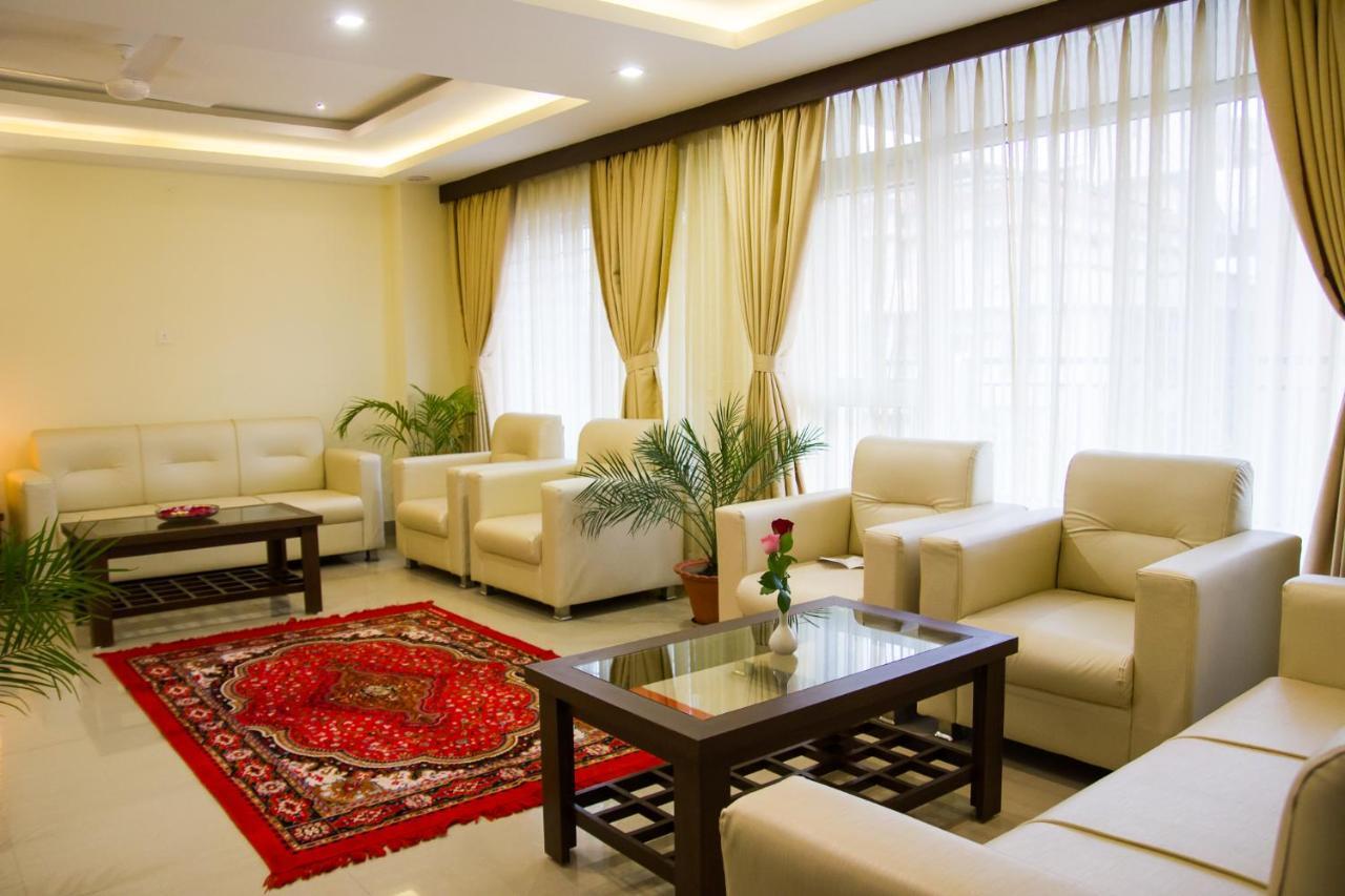 Hotel Park Riviera Guwahati Dış mekan fotoğraf