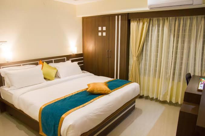 Hotel Park Riviera Guwahati Dış mekan fotoğraf